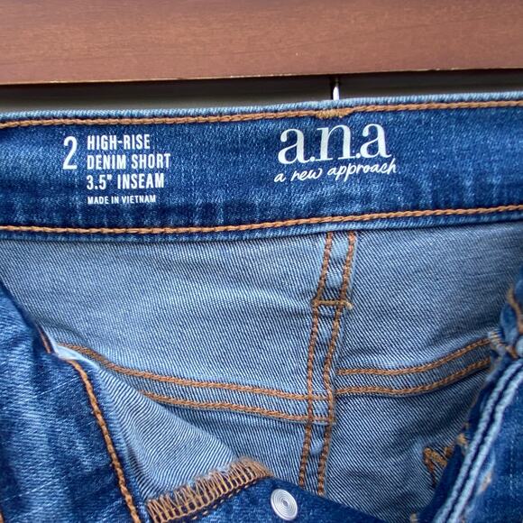 New A.N.A. A New Approach Women's Stretch High Rise Shortie Denim Short Size 2 - Picture 5 of 5